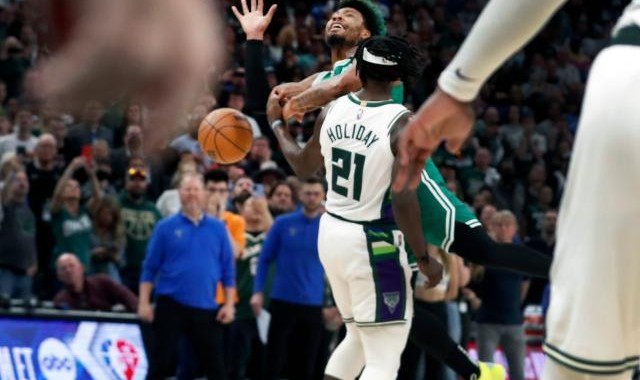 360体育官网-雄鹿GM控诉G3吹罚：罚球差一倍 霍勒迪30投0罚球