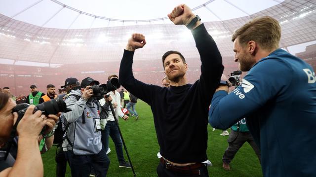 1713145378791011720.jpeg xabi-alonso-festejando-el-titulo-de-bundesliga.jpeg